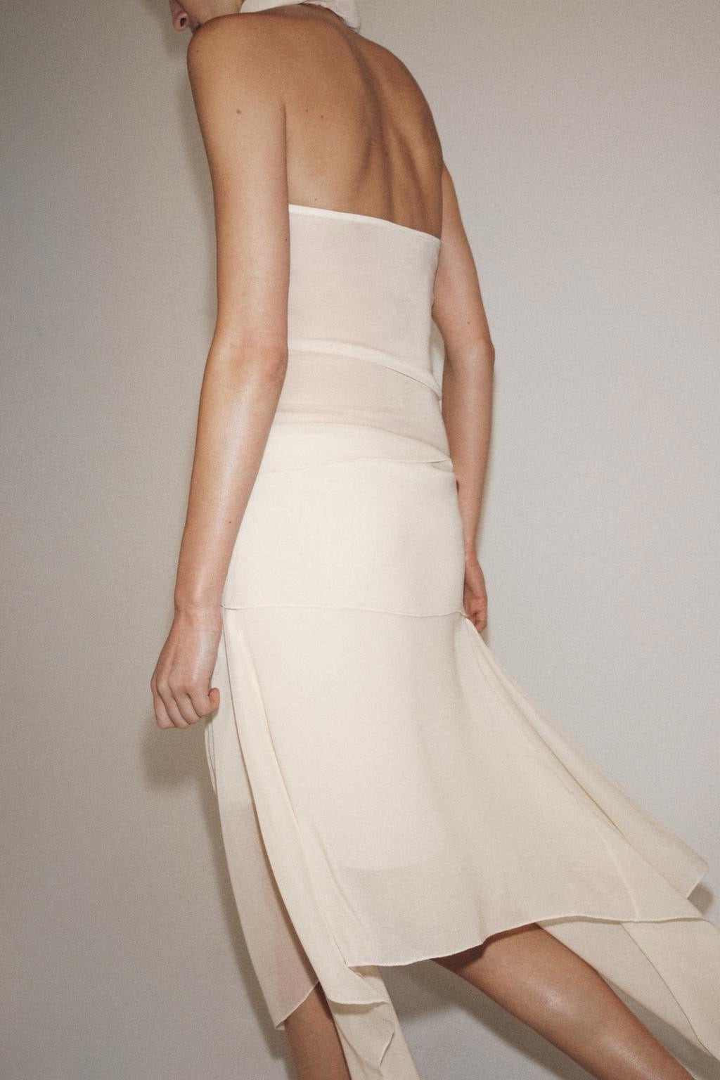 Asymmetric Flowing Set
